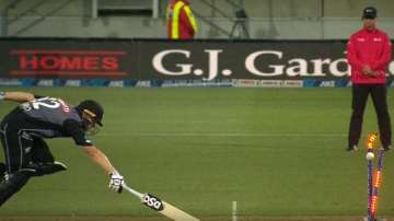 Virat Kohli's sensational relay throw to dismiss Colin Munro is unmissable