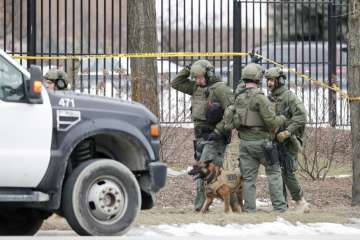 Gunman kills 5 in Milwaukee shooting at Molson Coors 