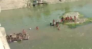 24 dead as bus falls off bridge in Rajasthan's Boondi