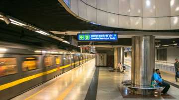 Delhi metro train, yellow line, man jumps in front of metro, delhi metro suicide, metro suicide, Del