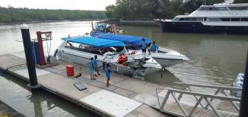 Horrific video captures collision between speed boats in Thailand; 2 kids dead 