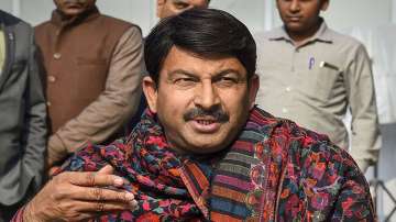 Manoj Tiwari offers to quit as Delhi BJP chief post poll debacle 