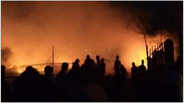 New Delhi: Massive fire in Bangali Basti in Rohini