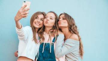 Why parents should worry about girls' perfect selfies