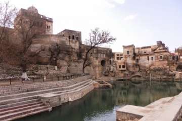 Pakistan mission issues visas to Hindu pilgrims to visit Katas Raj temples