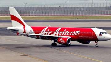 Suspected COVID-19 passengers onboard, AirAsia India pilot chooses to come out of cockpit window