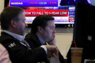 Wall Street puts 15-minute trading halt as S&P 500 index falls 7 per cent