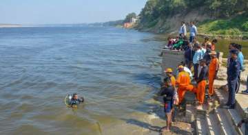 Boat capsizes in river at Chandauli's Mahuji village; 5 missing