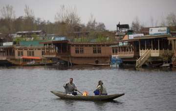 Five-star hotels, houseboats among paid quarantine facilities for those flying into Srinagar