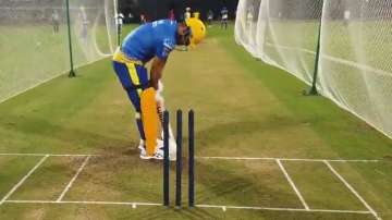 IPL 2020: MS Dhoni gets rousing reception in CSK's first training session | Watch