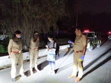 Noida police plays good samaritan, helps girl stuck in lockdown reach her Gurugram home