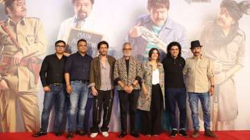 Shah Rukh Khan calls Sanjay Mishra starrer 'Kaamyaab' small film with a big heart