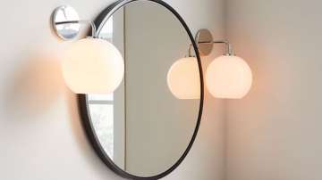 Vastu Tips: Place mirror in northeast direction at home to avoid debts
