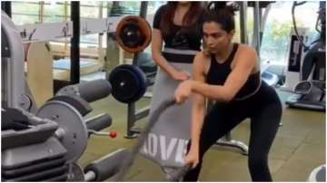 Deepika Padukone breaks into lungi dance while working out, watch fun video