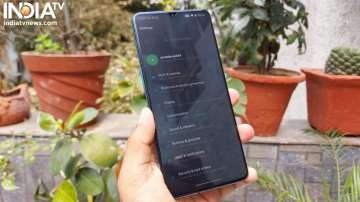 oneplus, oneplus smartphones, oneplus forced dark mode feature, oneplus smartphones with forced dark