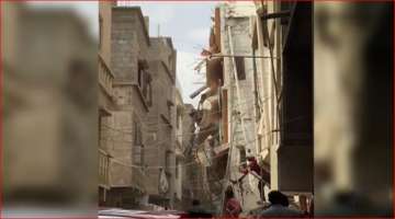 14 killed, 17 injured as building collapses in Karachi