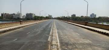 Astodiya Darwaza to Nehru bridge: Ahmedabad's busiest areas wear a deserted look during lockdown