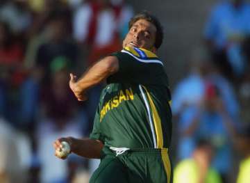 Shoaib Akhtar in action against India in World Cyo 2003 semifinal match