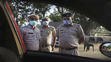Indore: 4 coronavirus infected who ran away from quarantine zone arrested at Morena border