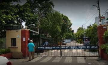 Noida: 13 corona patients discharged, one sent home