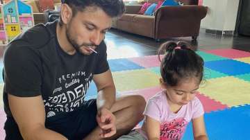 Lockdown diaries: Kunal Kemmu peels 'matar' with daughter Inaaya