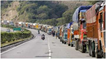 Jammu-Srinagar NH partially restored to allow trucks carrying essential supplies to reach Kashmir