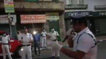 Policeman dons singer's hat to cheer people amid coronavirus lockdown | Watch video