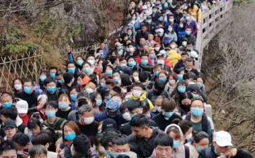 Thousands flock to China's Yellow Mountain after coronavirus lockdown is lifted