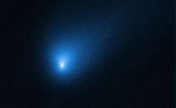 Hubble sees fragile comet break into dozens of pieces