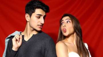 Ibrahim Ali Khan bonds with sister Sara Ali Khan, mother Amrita Singh over household chores