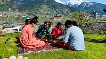 Kangana Ranaut enjoys game of cards with family in Manali during lockdown