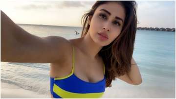 Mouni Roy's throwback pics in blue swimwear sets the internet on fire