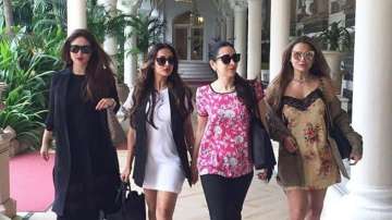 Kareena Kapoor can't deal with being away from her girl gang Malaika, Amrita and Karisma