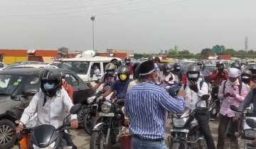 Delhi-Gurugram border sealed, traffic chaos as hundreds of pedestrians protest