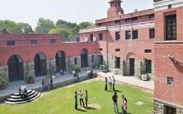 First, second year students to be graded on internal assessment, previous performance: DU