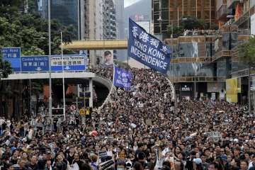 100 kids arrested over Hong Kong national anthem