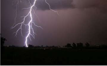 UP Govt plans to send lightning strike alerts on mobile phones