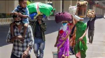 Maharashtra: 1,000 migrant labourers hit streets, demand return home
