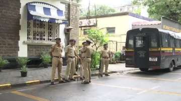 Mumbai police, chopper attack, Mumbai cops, Maharashtra