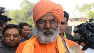 Sakshi Maharaj questions UP order to allow sale of 'paan masala'