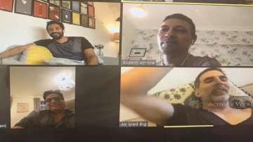 Akshay Kumar holds 6 am online script meeting for Bell Bottom