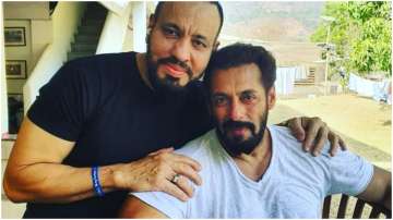 Salman Khan's bodyguard Shera shares Eid special pic with actor for fans