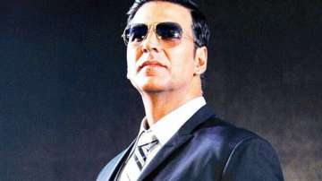 Akshay Kumar donates 1000 wrist bands to Mumbai Police to help detect COVID-19 symptoms