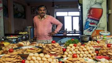 Delhi govt allows street vendors, hawkers to operate from 10 am to 8 pm