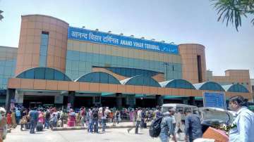 Anand Vihar Railway Station, Railway station