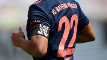 Bayern Munich players wearing #BlackLivesMatter armbands