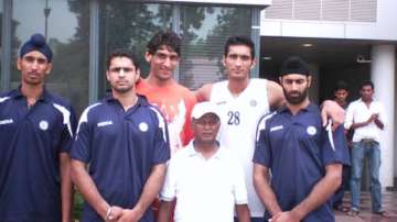Dr. Subramanian (centre) served Indian basketball for more than four decades