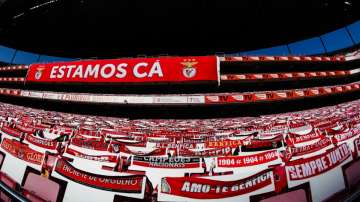 benfica, benfica team bus, julian weigl, andrija zivkovic