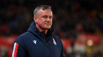Stoke City manager Michael O'Neill diagnosed with COVID-19