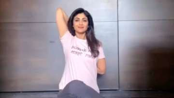 Shilpa Shetty urges to practice yoga with family ahead of International Day of Yoga 2020